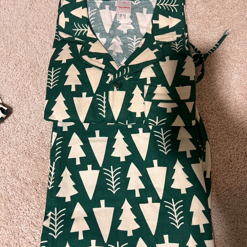 Green and White Tree Pattern Pajama Set- NEW